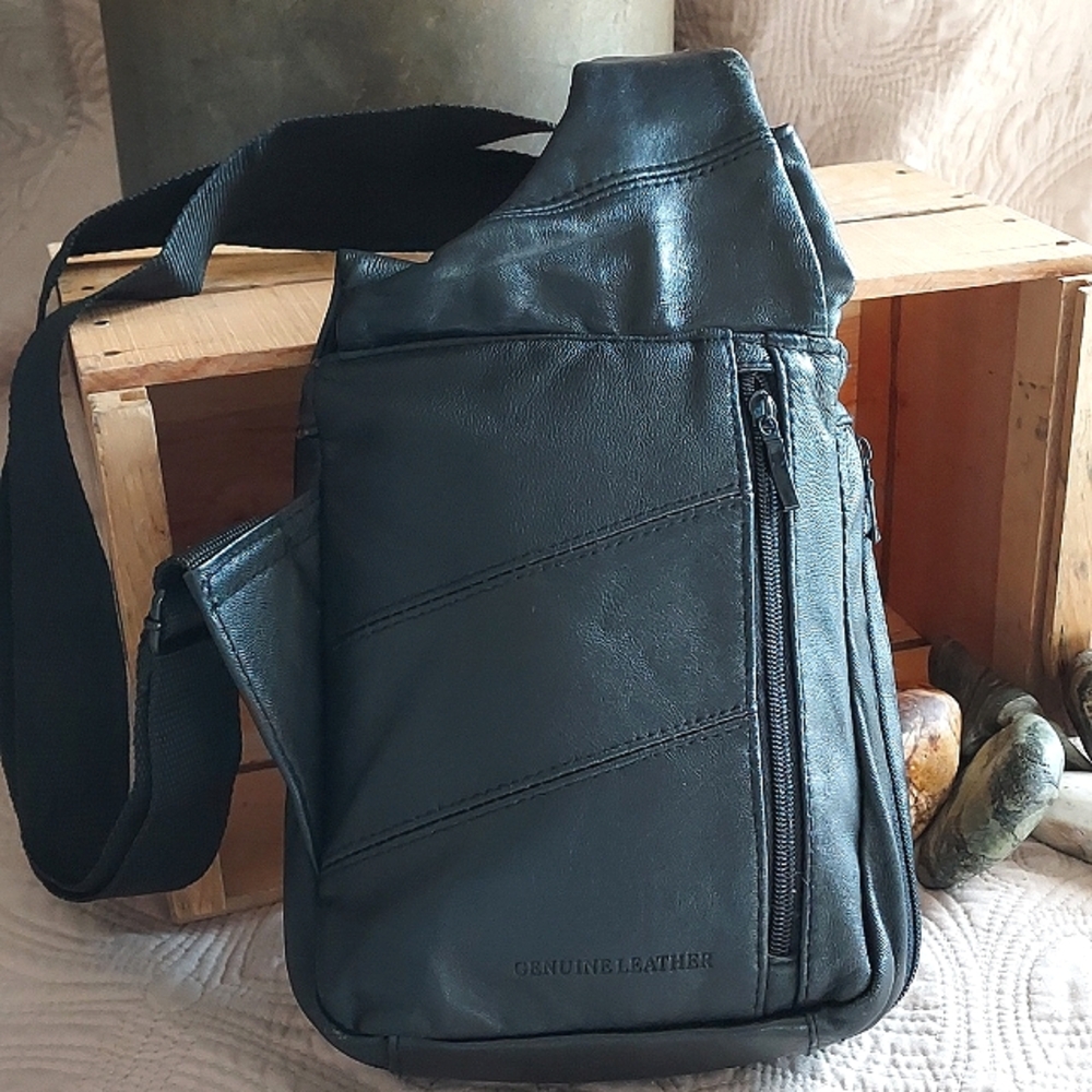 BUXTON BLACK LEATHER BACKPACK BAG - Picture 3 of 12